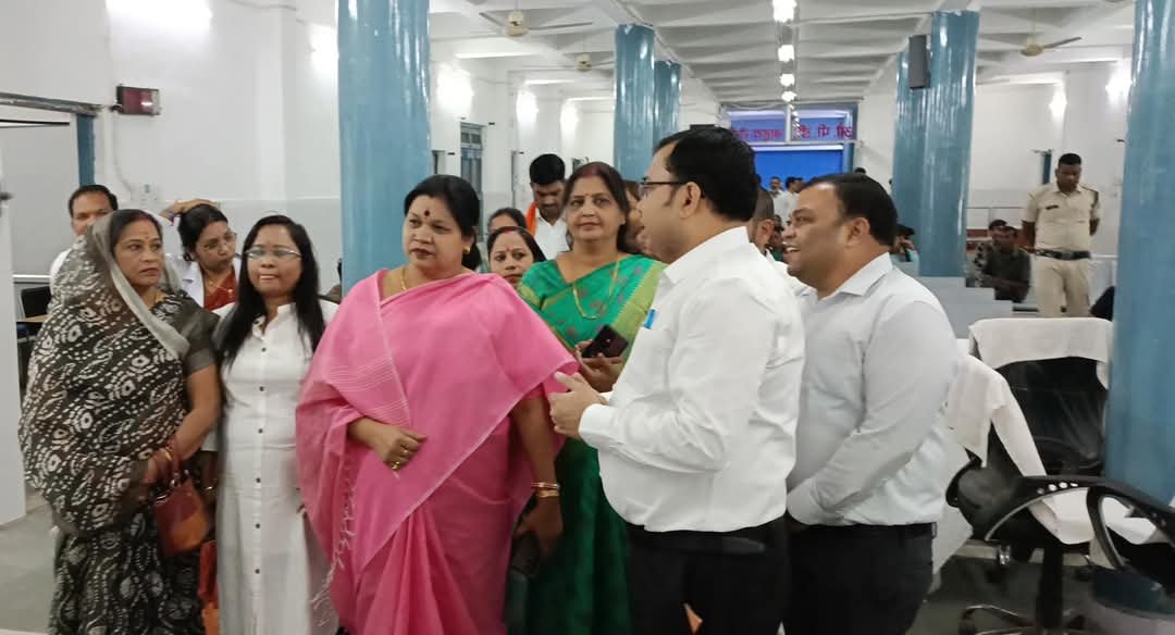जांजगीर चांपा लोकसभा क्षेत्र की सांसद श्रीमती कमलेश जांगड़े ने जिला चिकित्सा जांजगीर का किया निरीक्षण, कहा - मरीजों को किसी प्रकार की दिक्कत न हो इसका रखें ध्यान 1 IMG 20250307 WA0387 1 kshititech