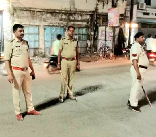 रंगों के महापर्व होली को लेकर सड़क पर उतरी सक्ती पुलिस, तीन सवारी या शराब पीकर वाहन चलाया तो खैर नहीं, पुलिस कर सकती है यह कार्रवाई 1 Screenshot 20250313 193954 SamsungInternet kshititech