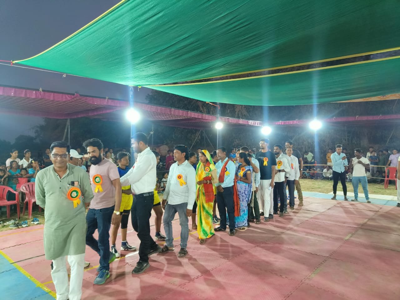 जीवन में हार जीत लगी रहती है, हमें धैर्य रख कर आगे बढ़ते रहना चाहिए सफलता जरूर मिलेगी- कवि 1 WhatsApp Image 2025 03 29 at 11.59.43 1 kshititech