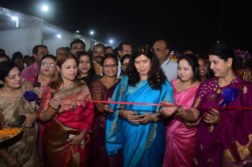 माई G फाउंडेशन की अनूठी पहल, छत्तीसगढ़ी व्यंजनों से सजी बगिया, भाजपा की राष्ट्रीय उपाध्यक्ष डॉ॰ सरोज पाण्डेय ने की कार्यक्रम में शिरकत, कहा- सराहनीय प्रयास 4 img 20250302 wa02383462878461525643199 kshititech