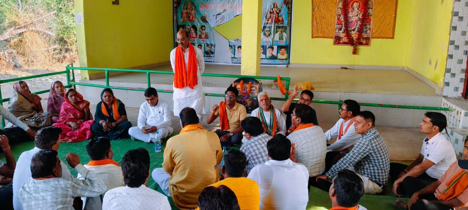 राम अवतार अग्रवाल ने भाजपा स्थापना दिवस पर सदस्यों की ली बैठक 1 1001791866 kshititech