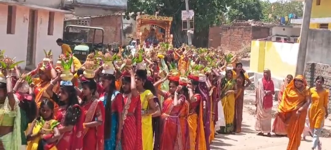 कलश यात्रा के साथ बाराद्वार में श्रीमद भागवत कथा का आयोजन हुआ प्रारंभ 1 1001894061 kshititech
