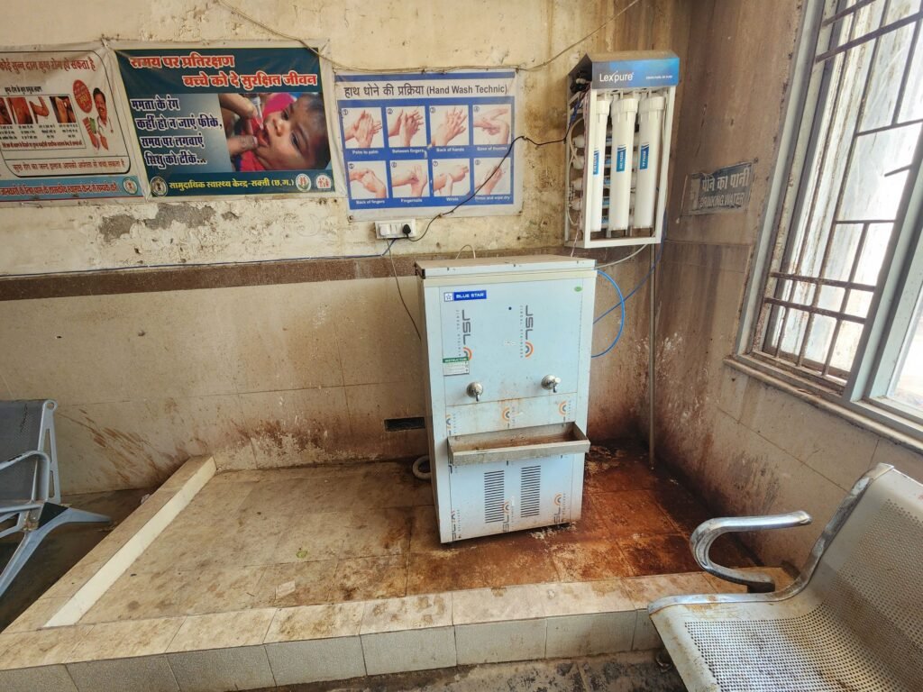 पर्याप्त फण्ड और संसाधन उसके बावजूद जिला मुख्यालय के सरकारी अस्पताल में गंदगी और अव्यवस्था का साम्राज्य, कचरे का अंबार, मरीज परेशान, भटकते हैं मरीज नहीं मिलते डॉक्टर, जिम्मेदार बनें मूक-बधिर 5 20250408 1424492484445801115290815 kshititech