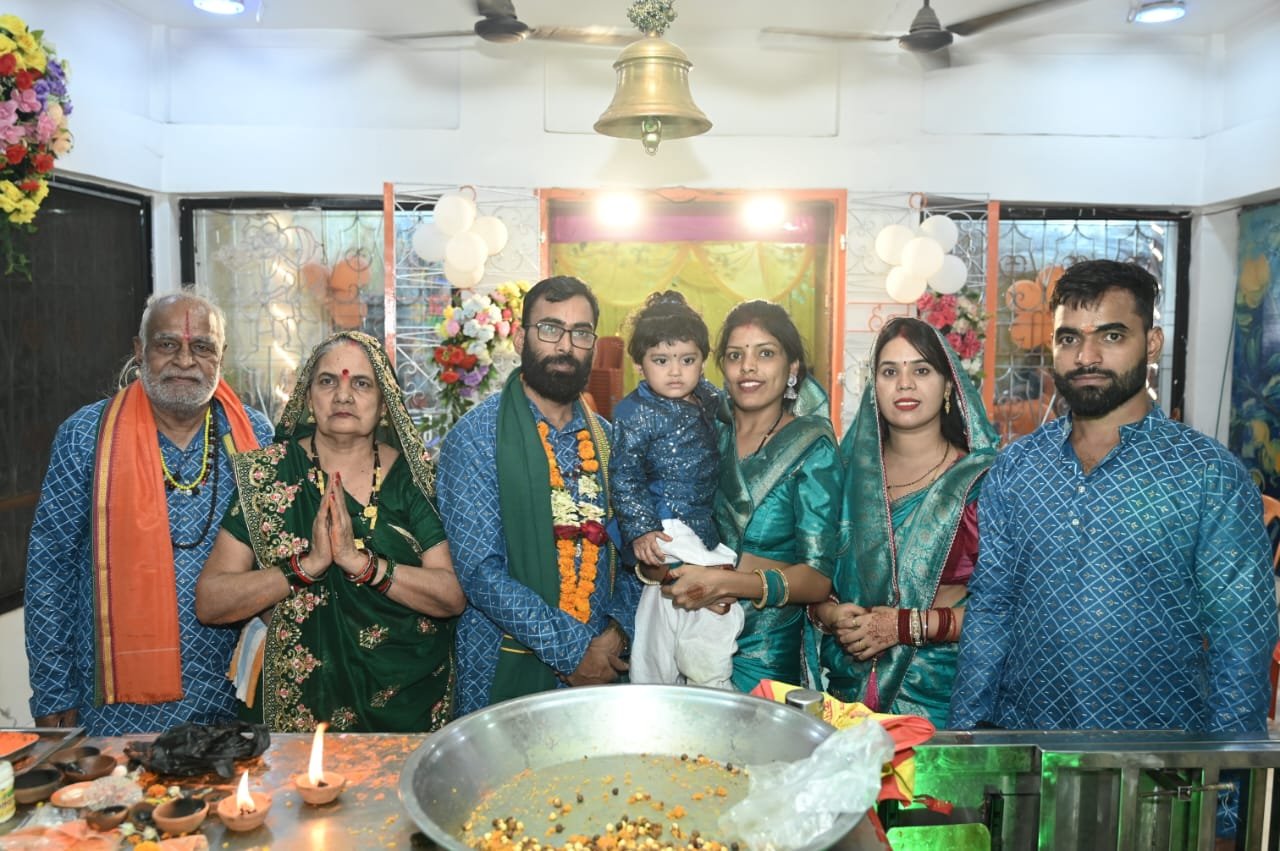 सक्ती के हृदय स्थल में हनुमान गेट के पास दो पीपल वृक्ष के मध्य श्री सिद्ध हनुमान मंदिर में हनुमान जन्मोउत्सव का कार्यक्रम मनाया गया धूमधाम 1 IMG 20250414 WA0441 1 kshititech