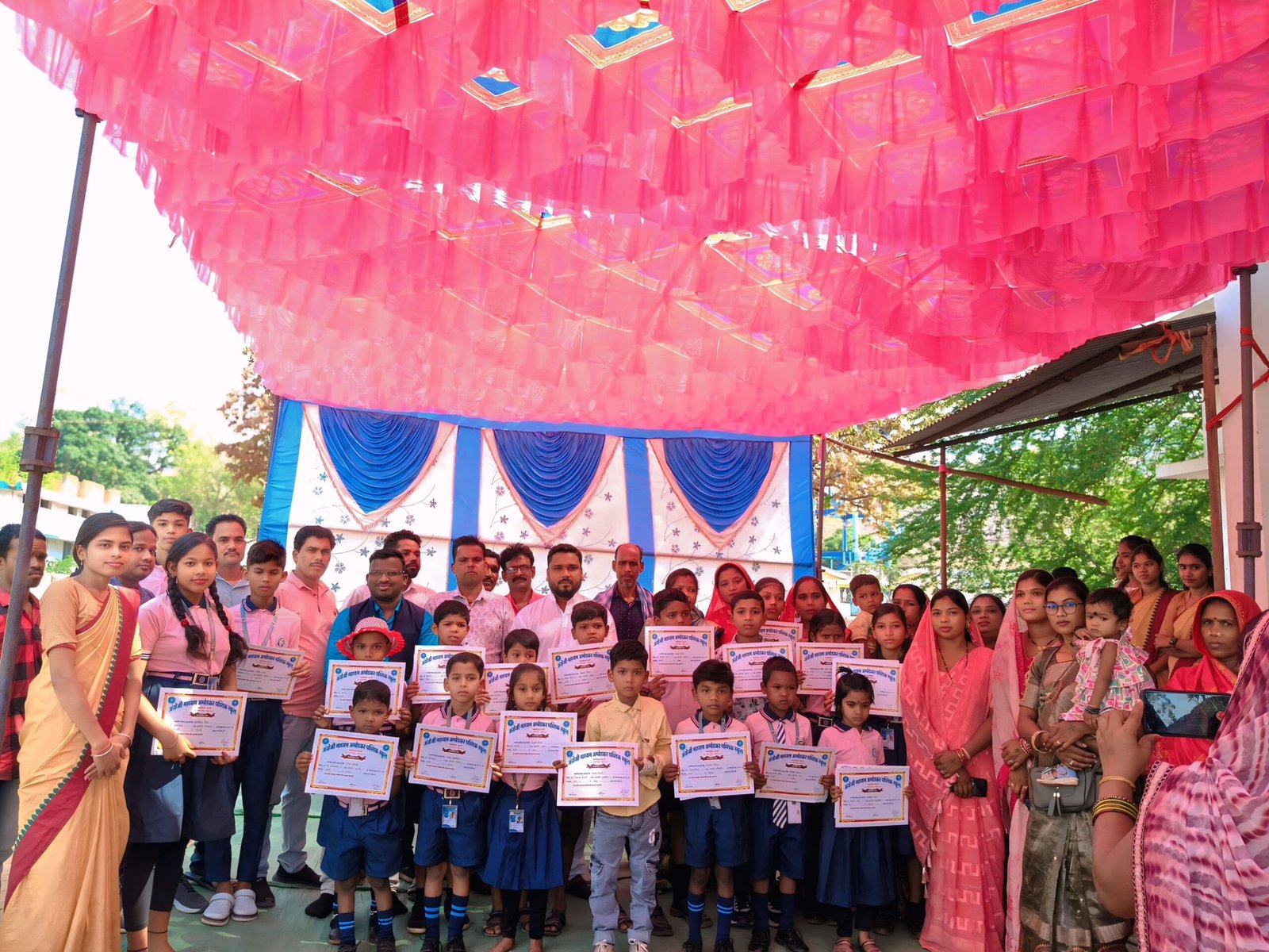 अंबेडकर स्कूल में धूमधाम से मनाया गया अंबेडकर जयंती एवं टॉपर बच्चों को किया गया सम्मानित 1 IMG 20250414 WA0448 scaled kshititech