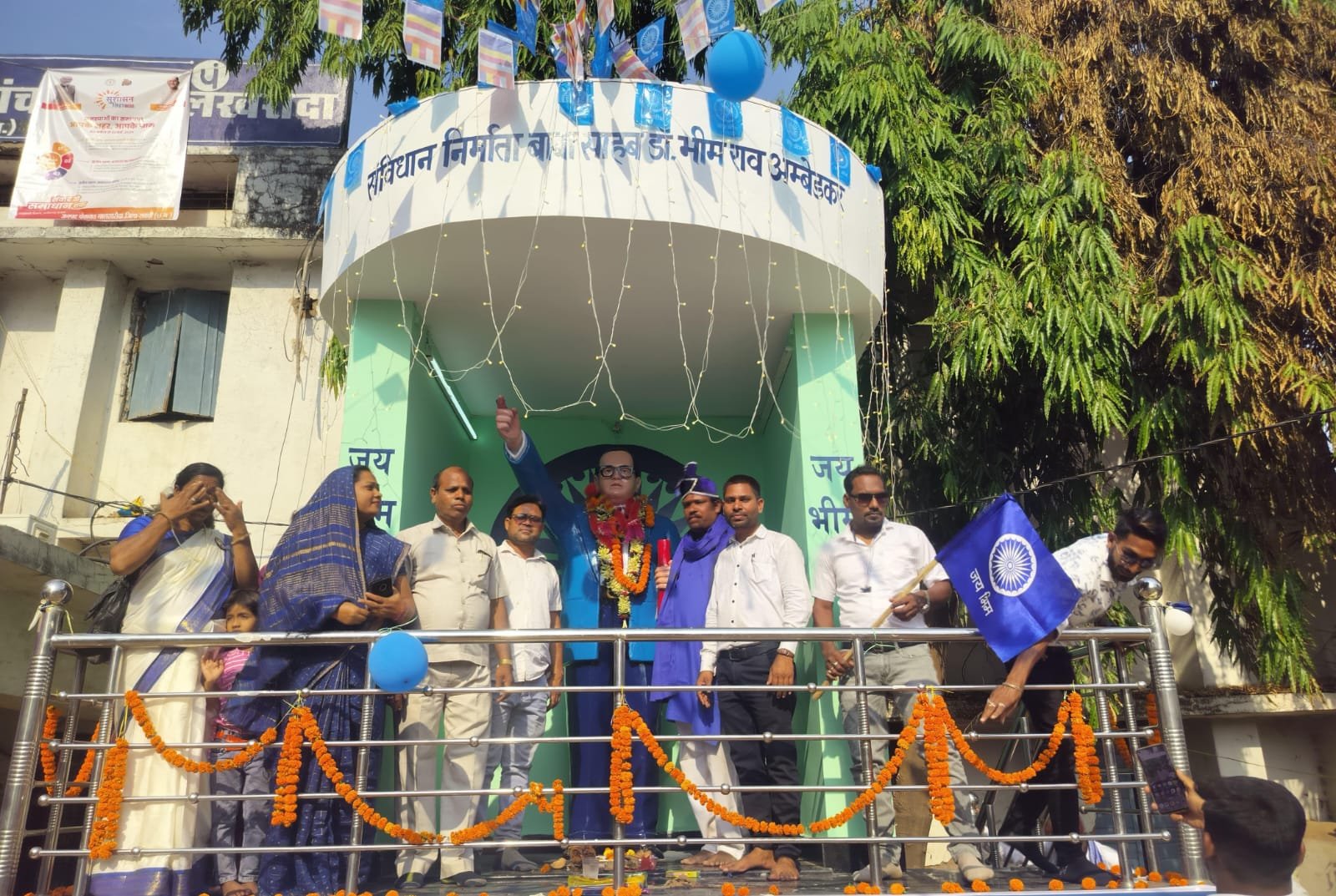संविधान निर्माता बाबा साहब की जयंती मनाई गई धूमधाम से, निकली गई विशाल शोभा यात्रा 1 IMG 20250414 WA0465 kshititech