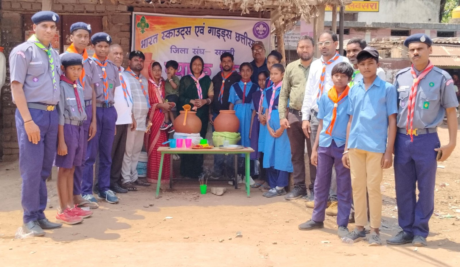 भारत स्काउट्स एवं गाइड्स करती है निष्पक्ष एवं निस्वार्थ सेवा-चमेली बाई चौहान, बी .डी .सी .एवं सरपंच ने राहगीरों को शर्बत पिलाया, लवसरा में किया प्याऊ घर का उद्घाटन 1 IMG 20250415 WA0342 scaled kshititech