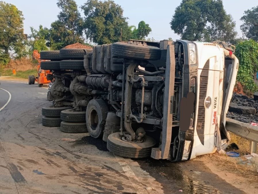क्षेत्र की सड़कों पर ओवर कोयला लोडिंग वाहने हाई स्पीड में भर रहे फराटे, हो रही दुर्घटना 1 IMG 20250427 WA0038 kshititech