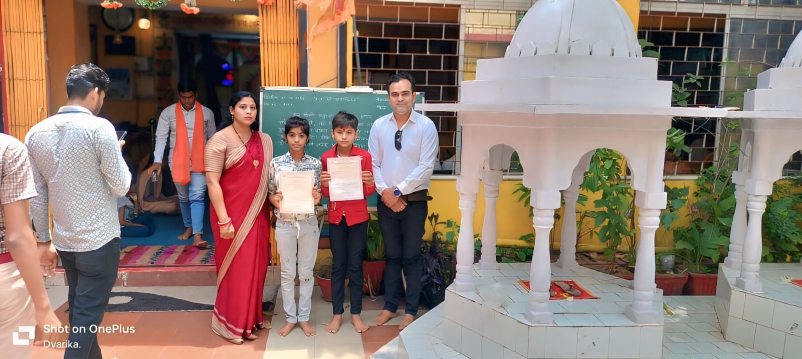 सक्ती के गायत्री मंदिर में आयोजित संस्कृति ज्ञान परीक्षा में सकर्रा के एकमात्र अंग्रेजी माध्यम स्कूल गुंजन पब्लिक के होनहार छात्र-छात्राओं को मिला प्रथम स्थान 1 IMG 20250427 WA0039 scaled kshititech