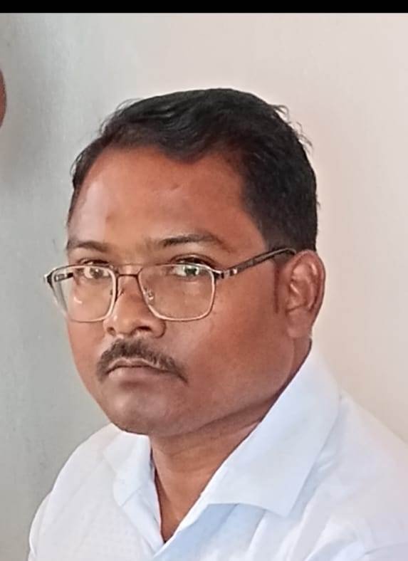 सक्ती जिलाः वाह पटवारी साहब… भ्रष्टाचार करते नहीं थके अब चला चाबुक तो पहुंच गए सलाखों के पीछे, किसान से रिश्वत लेते पटवारी गिरफ्तार, एसीबी की कार्रवाई 1 WhatsApp Image 2025 05 02 at 17.49.29 1 kshititech