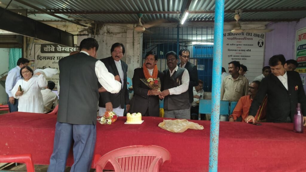 विधायक प्रतिनिधि अधिवक्ता रथ राम पटेल का जन्मदिन मनाया गया, अधिवक्ताओं ने दी शुभकामनाएं 4 img 20250628 wa00306794882483424858483 kshititech