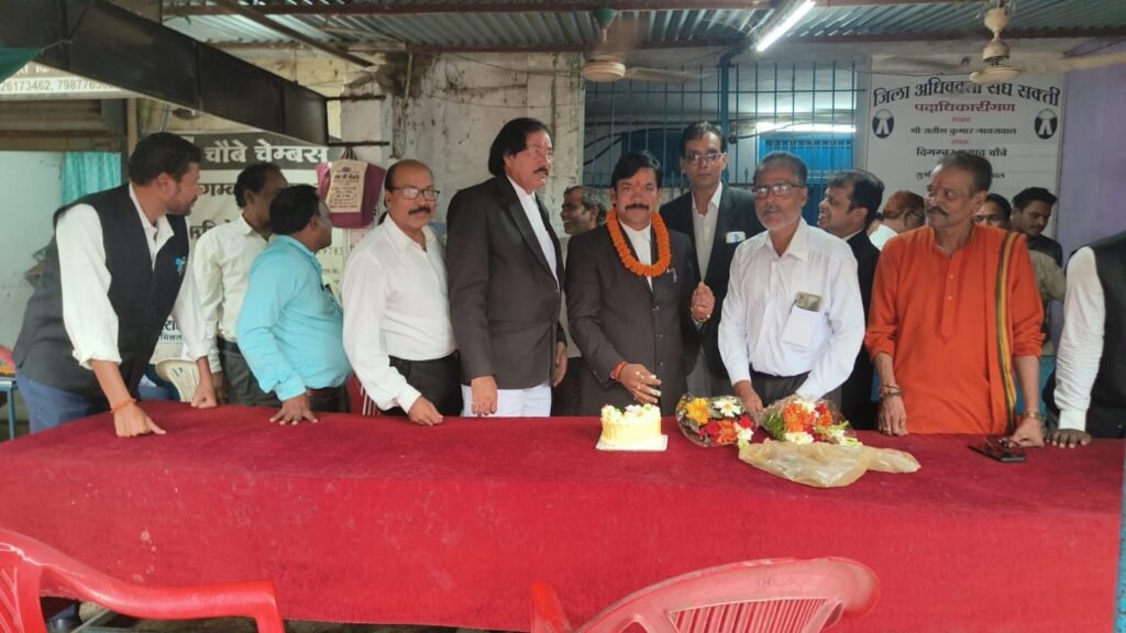 विधायक प्रतिनिधि अधिवक्ता रथ राम पटेल का जन्मदिन मनाया गया, अधिवक्ताओं ने दी शुभकामनाएं 5 img 20250628 wa00323017803195550009236 kshititech