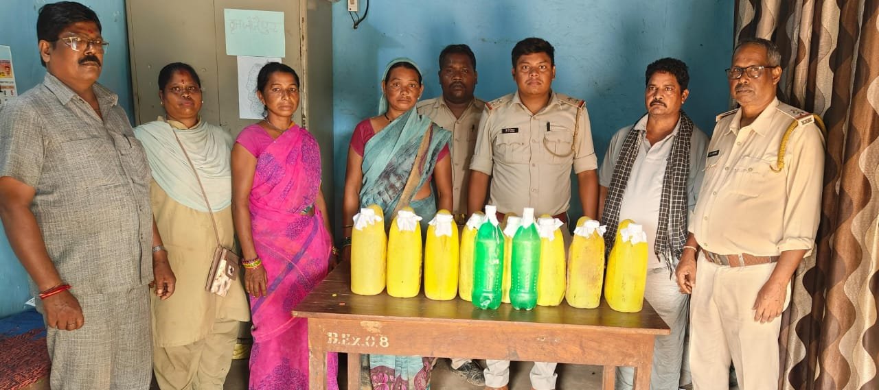 अवैध शराब कारोबारियों पर आबकारी वृत्त मालखरौदा की बड़ी कार्रवाई 1 214029 kshititech