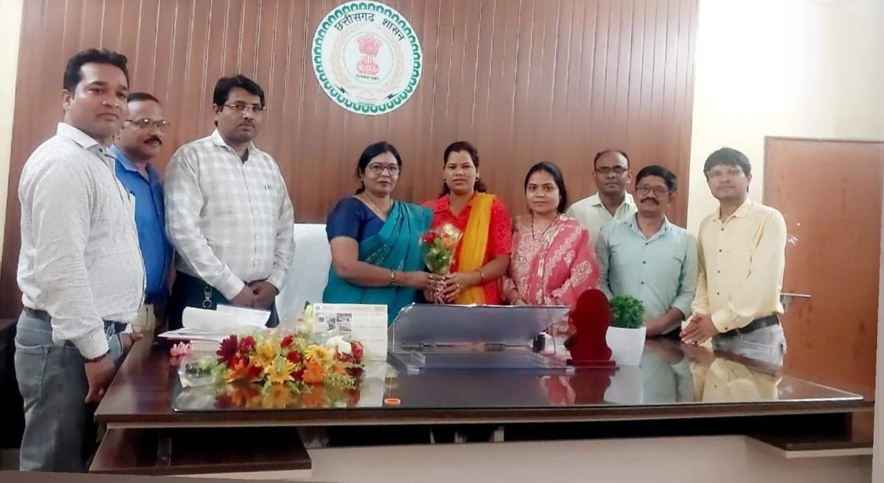 क्रांतिकारी शिक्षक संघ ने की डीईओ से मुलाकात, प्रधान पाठकों की वरिष्ठता संबंधी समस्याओं से कराया अवगत 1 384a5e92367c423fa0a675f3023bfcb9 kshititech