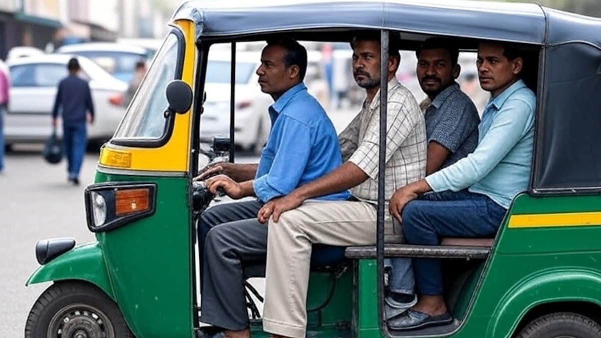 सवारी को बनाता शिकार... ऑटो ड्राइवर ने उड़ाए 20 लाख के सोने के गहने, गैंग का भंडाफोड़ 1 6873cb22bc4d2 delhi crime 130500783 16x9 1 kshititech