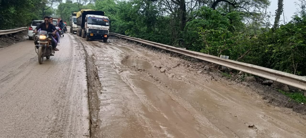 अधूरा गौरव पथ निर्माण बना परेशानी का सबब 1 IMG 20250711 WA0039 kshititech