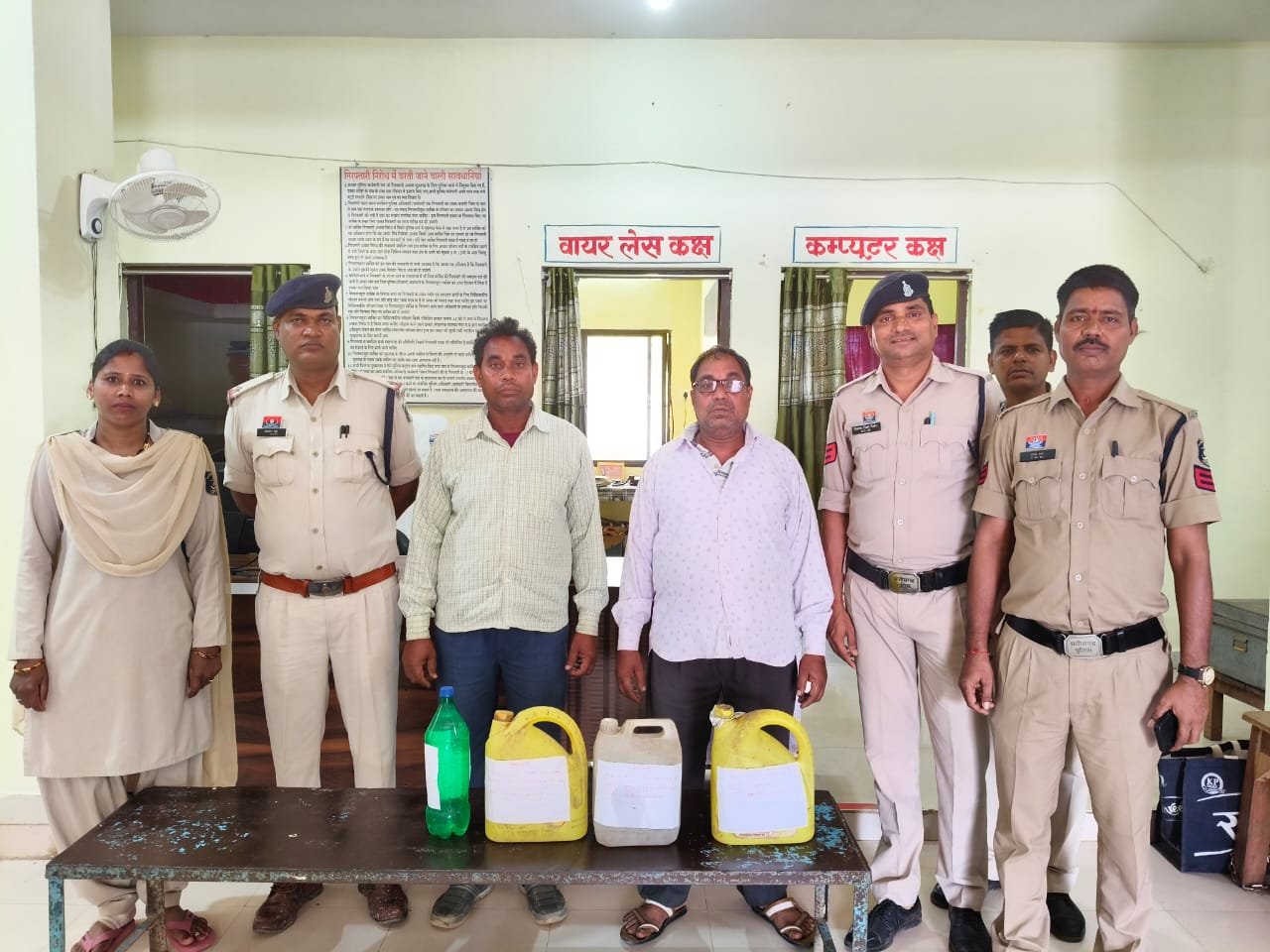 हसौद पुलिस की बड़ी कार्रवाई: 16 लीटर अवैध महुआ शराब के साथ दो तस्कर धराए 1 IMG 20250727 WA0043 kshititech