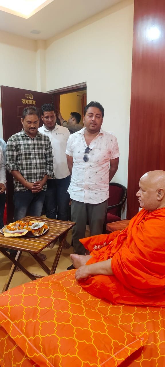 भाजपा नेता संजय कश्यप ने लिया जगतगुरु रामभद्राचार्य का आशीर्वाद 1 IMG 20250731 WA0011 kshititech