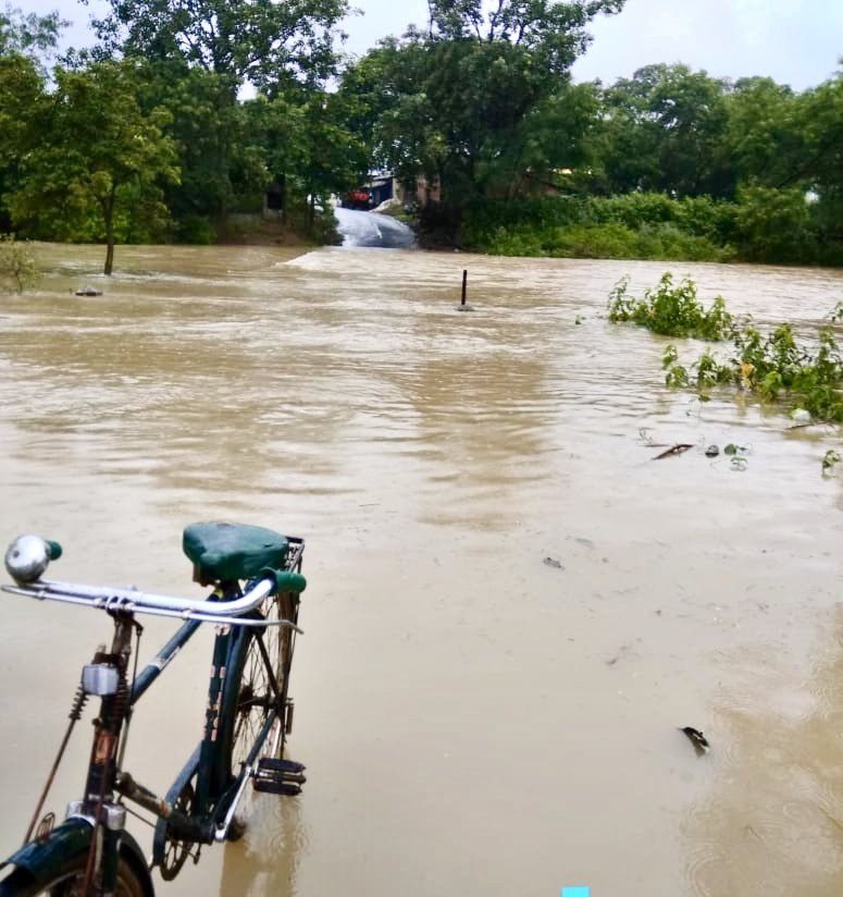 सक्ती क्षेत्र में पुल पर जलस्तर सीमा से ऊपर, कई गांवों का संपर्क टूटा, ग्रामीणों को भारी परेशानी 1 IMG 20250725 102110 kshititech