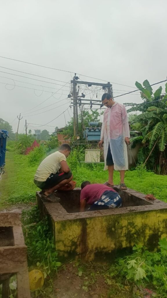 समाज सेवा में सक्रियता दिखा रहे हैं रामचंद्र राठौर, कचरे की सफाई का बीड़ा उठाया साथियों के साथ 2 img 20250727 wa0040642193519717448000 kshititech