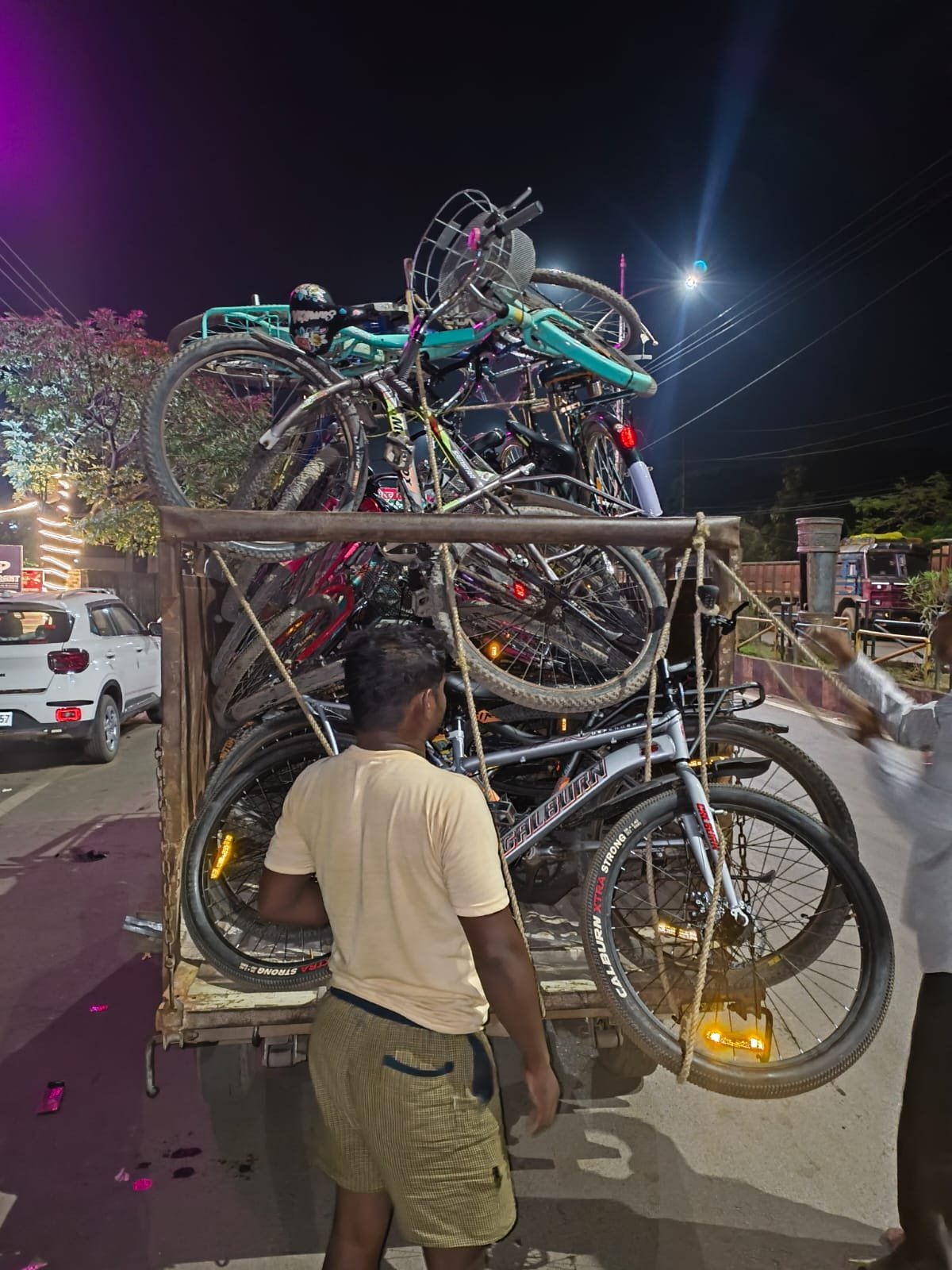 सक्ती पुलिस की सफलता: रायगढ़ से पकड़ा गया सायकल चोर, दर्जन भर से अधिक सायकलें बरामद, एसपी अंकिता शर्मा ने दिए थे त्वरित कार्रवाई के निर्देश 1 IMG 20250804 WA0011 kshititech