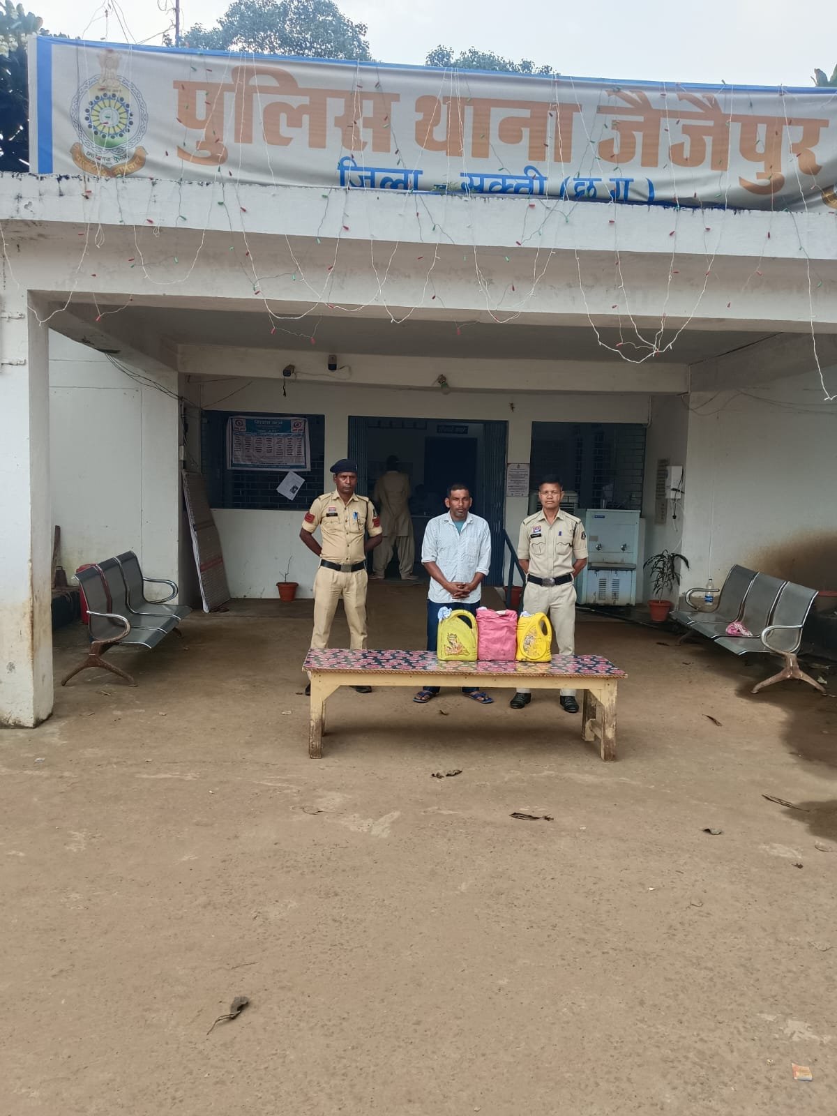 जैजैपुर पुलिस की बड़ी कार्यवाही, दो शराब कारोबारी गिरफ्तार 1 IMG 20250901 WA0092 kshititech