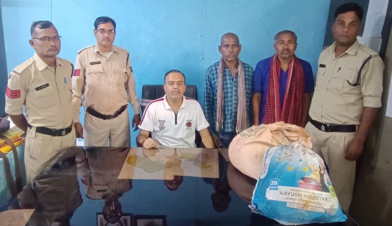 सक्ती में आबकारी विभाग की बड़ी कार्रवाई, अंतरजिला महुआ शराब तस्करी का भंडाफोड़, 47 लीटर जब्त – दो तस्कर जेल दाखिल 1 IMG 20250905 WA0045 kshititech