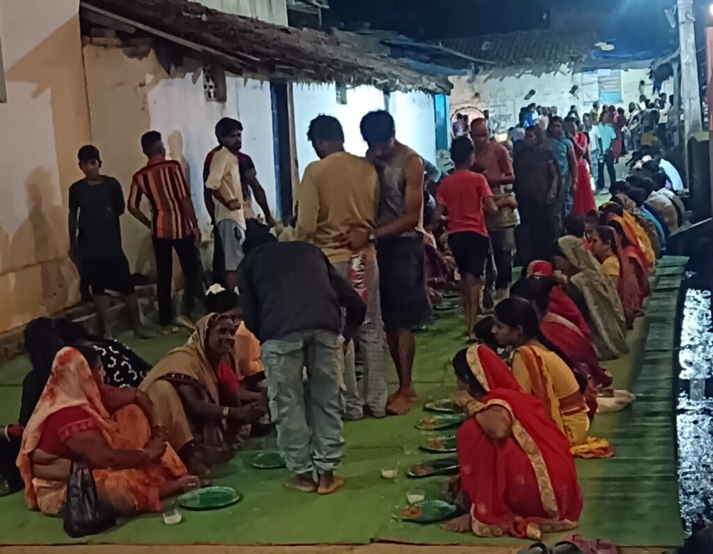 गणपति बप्पा मोरया जयकारों के साथ हुआ गणेश प्रतिमा का विसर्जन, ग्राम सकरेली कलां में धूमधाम से मनाया गया गणेशोत्सव, विशाल भंडारा का आयोजन 3 img 20250907 wa00057369186300938259872 kshititech